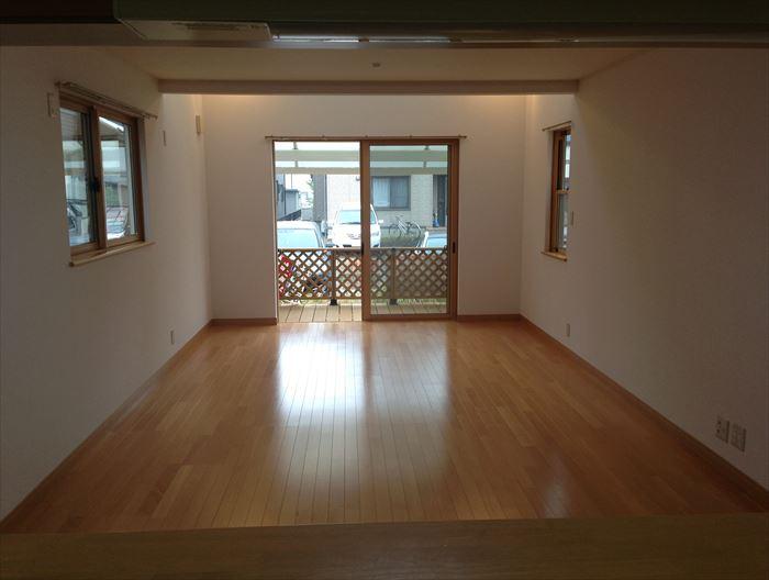 Living. Spacious living room