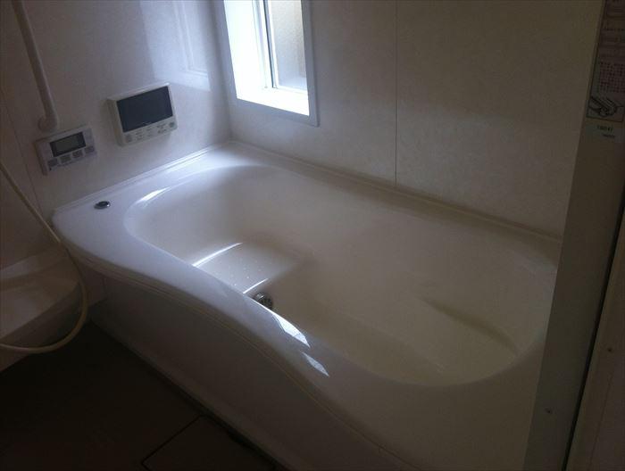 Bathroom. TV with a bath