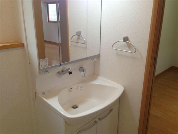 Wash basin, toilet. Washbasin of white keynote