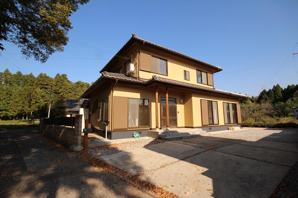 Local appearance photo. Local (11 May 2013) Shooting