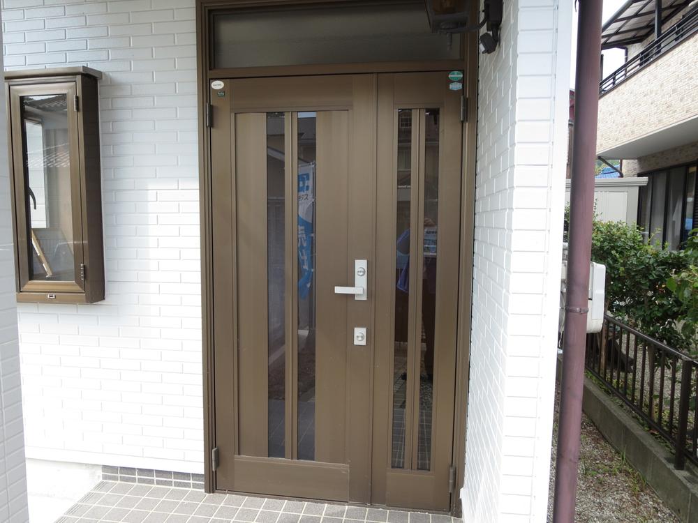 Entrance. Local (10 May 2013) Shooting