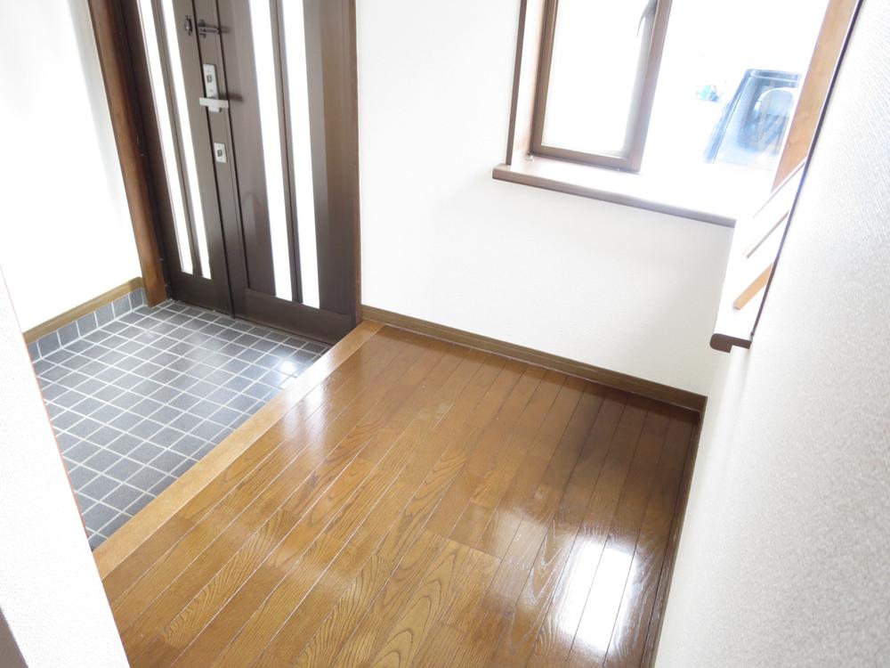 Entrance. Local (10 May 2013) Shooting