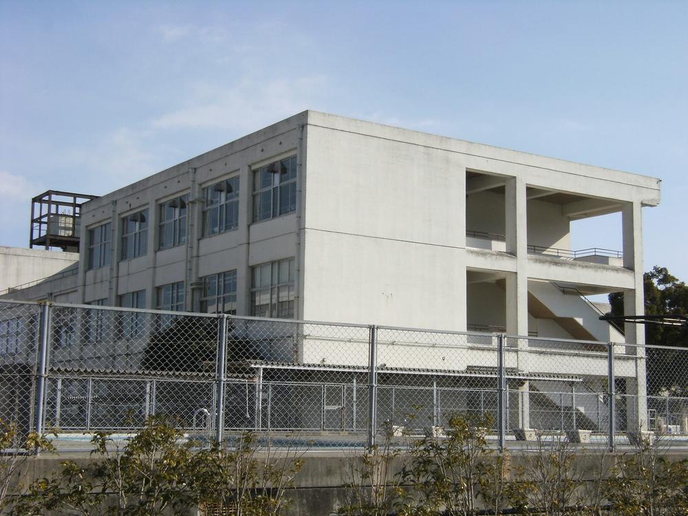 Primary school. 380m until Minami Notogawa Elementary School