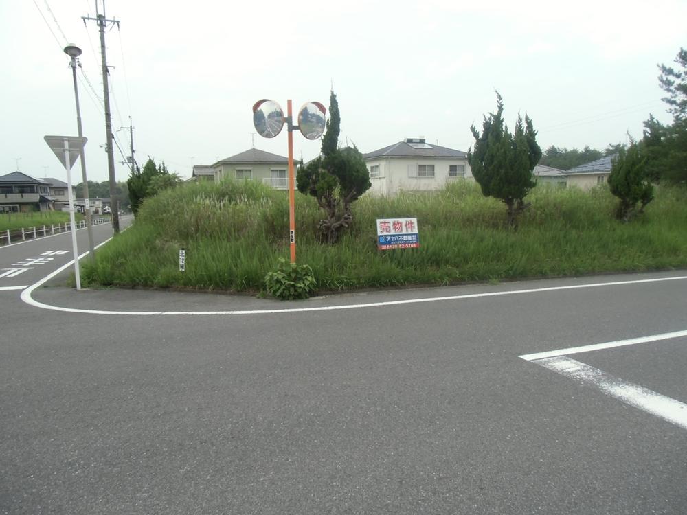 Local photos, including front road. Local (July 2013) Shooting