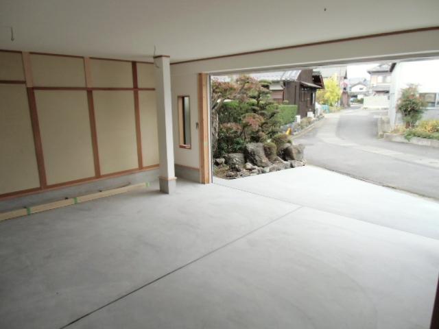 Parking lot. Local (May 2013) Shooting