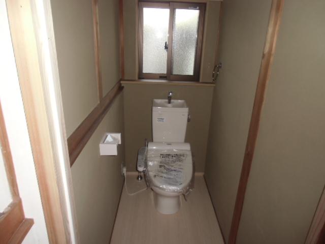 Toilet. Room (May 2013) Shooting