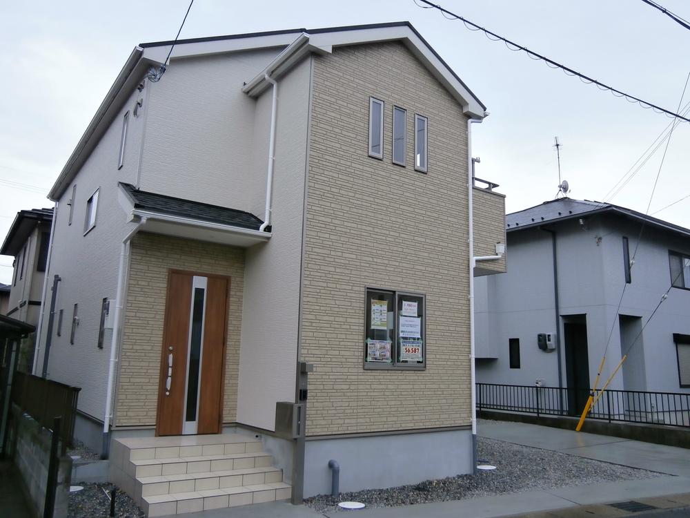 Local appearance photo. Local (11 May 2013) shooting 1 Building