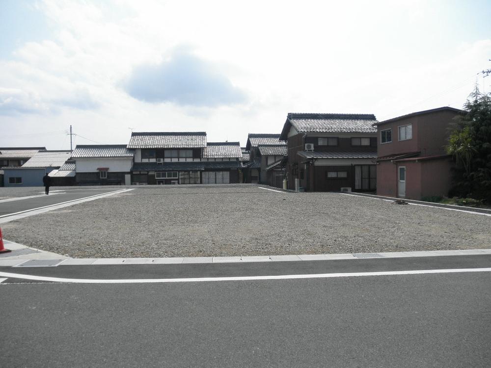 Local photos, including front road. Local (March 2013) Shooting