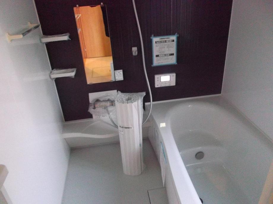 Bathroom. Indoor (12 May 2013) Shooting