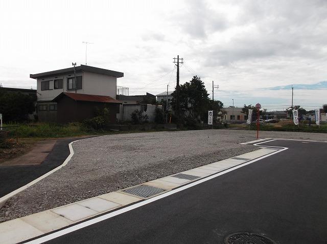 Local photos, including front road.  ◆ No. 7 land ◆ Local (10 May 2013) Shooting