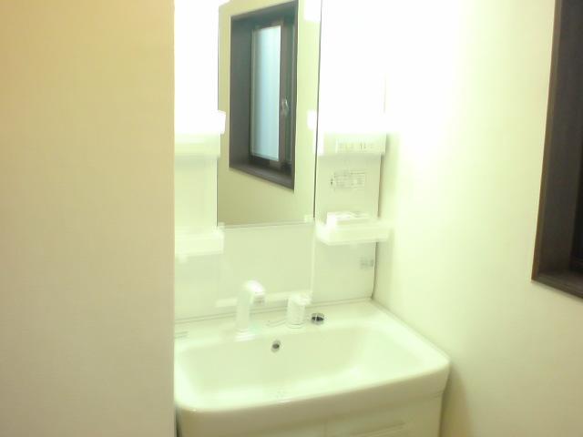 Wash basin, toilet. Local (July 2013) Shooting