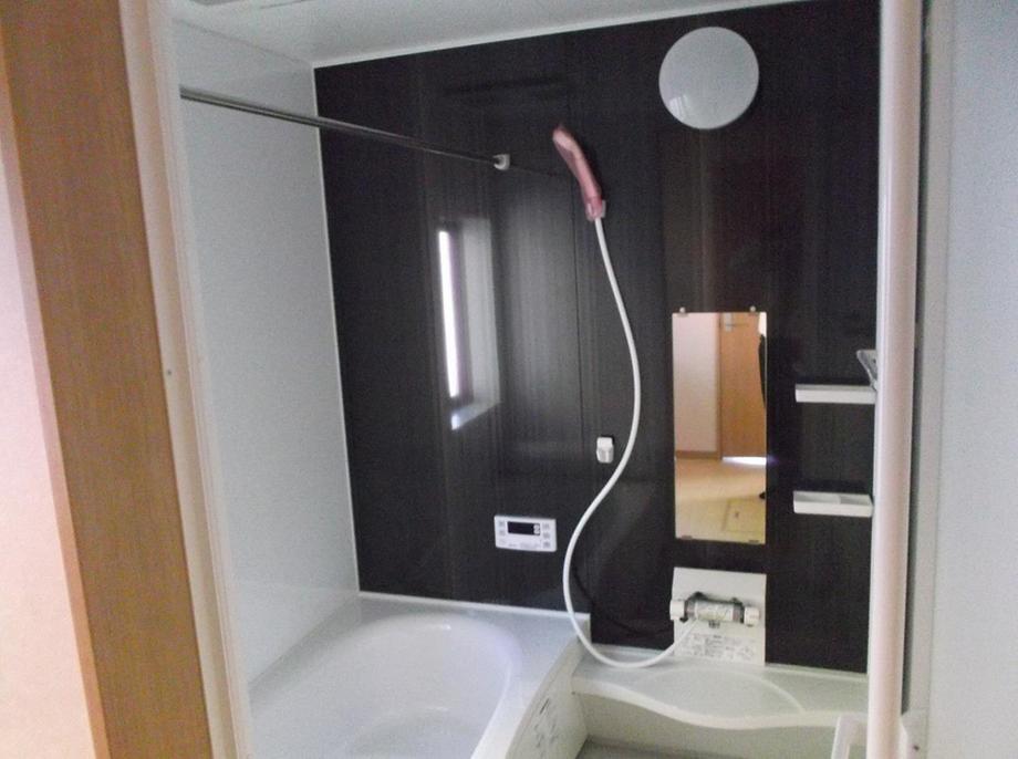 Bathroom. Indoor (10 May 2013) Shooting