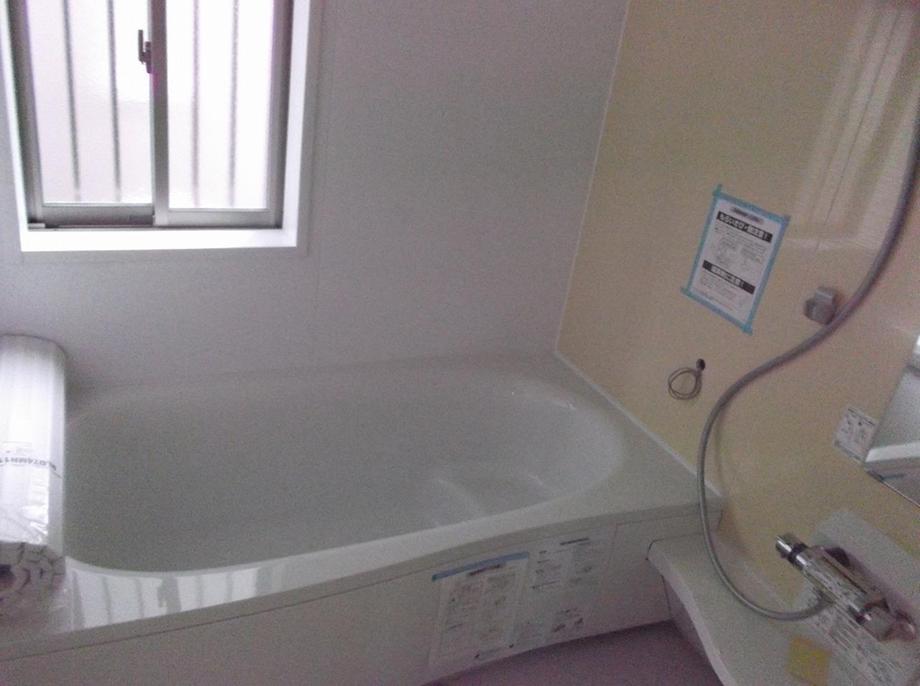 Bathroom. Indoor (12 May 2013) Shooting