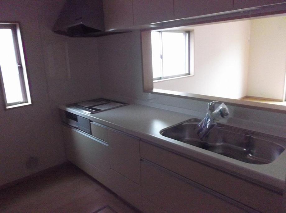 Kitchen. Indoor (12 May 2013) Shooting