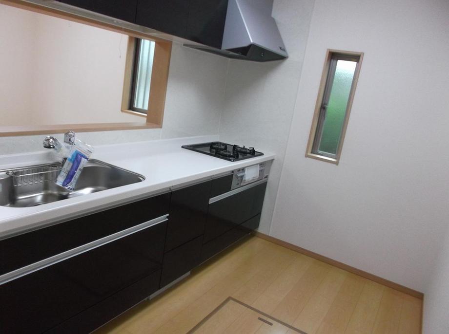 Kitchen. Indoor (10 May 2013) Shooting