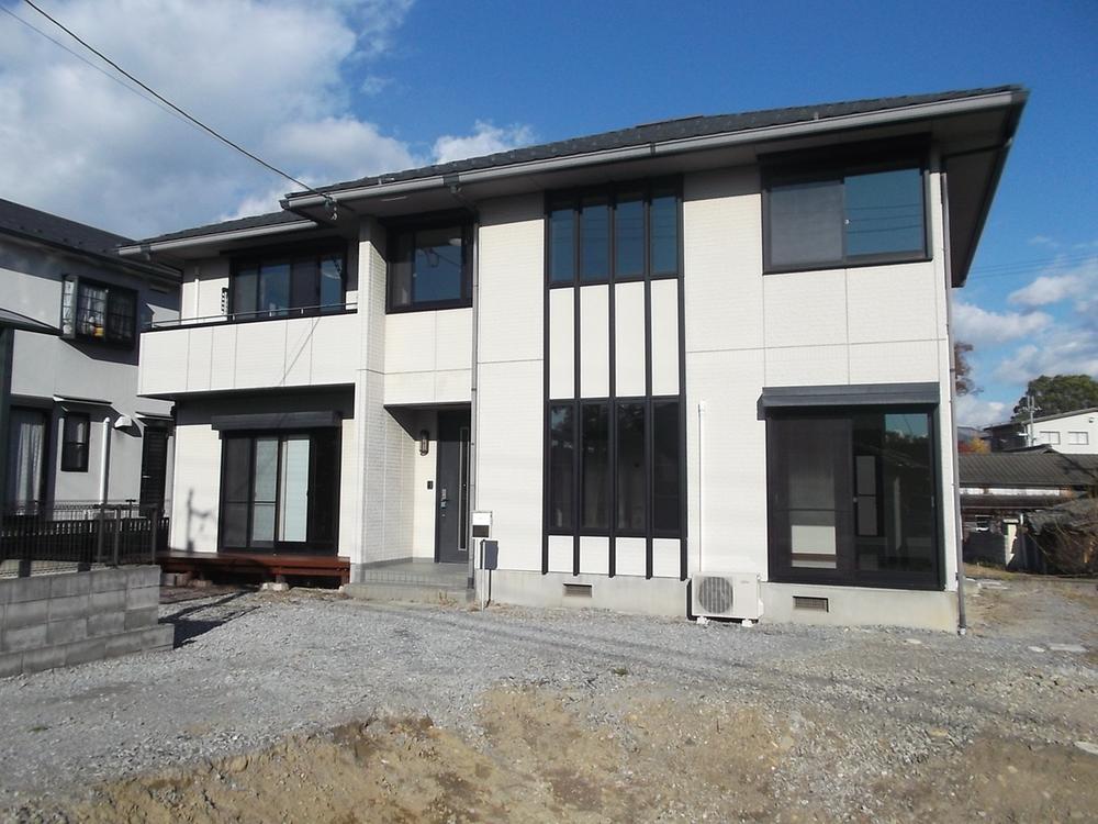 Local appearance photo. Local (12 May 2013) Shooting