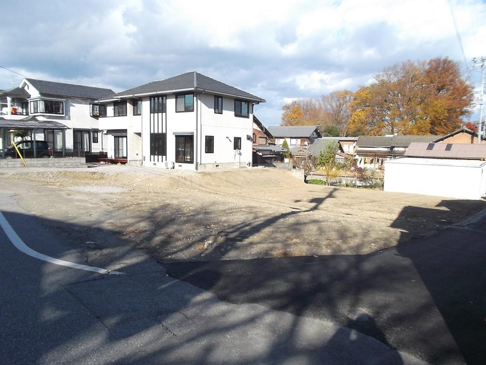 Local appearance photo. Local (12 May 2013) Shooting