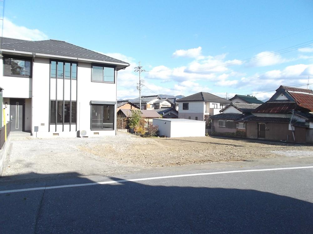 Local appearance photo. Local (12 May 2013) Shooting