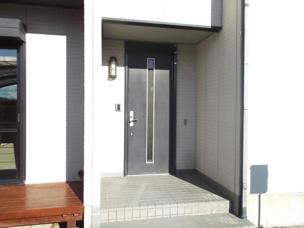 Entrance. Local (12 May 2013) Shooting