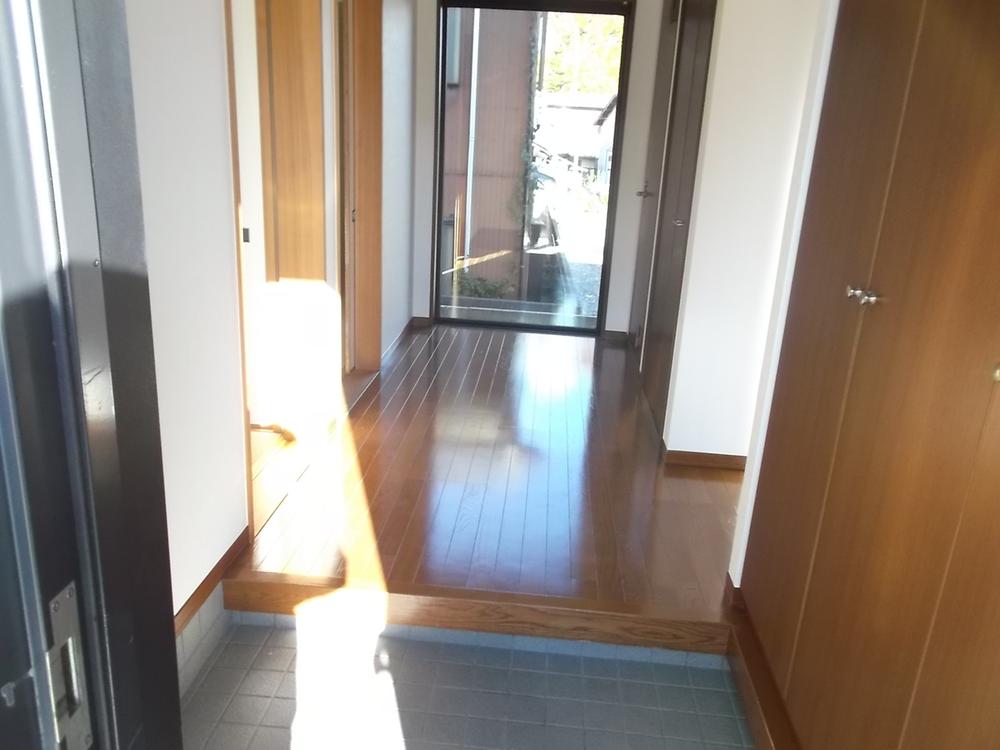 Entrance. Local (12 May 2013) Shooting