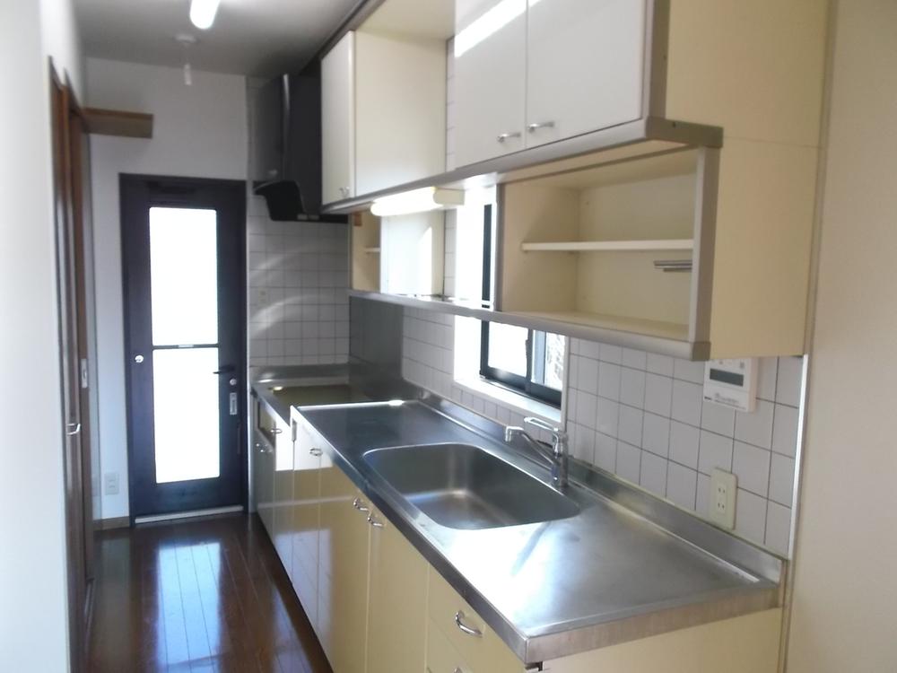 Kitchen. Indoor (12 May 2013) Shooting