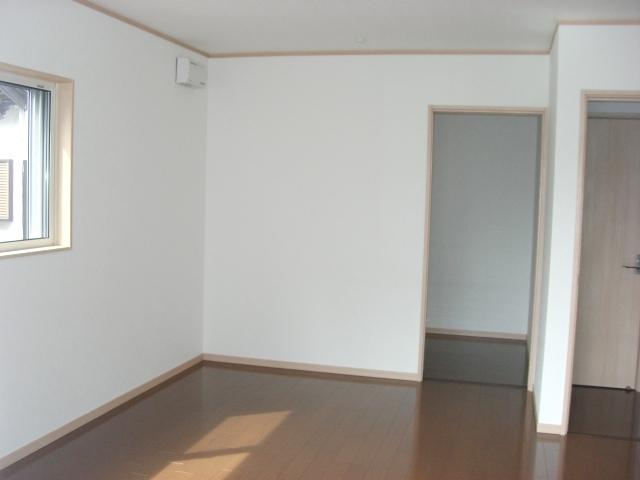 Non-living room. Room (May 2013) Shooting