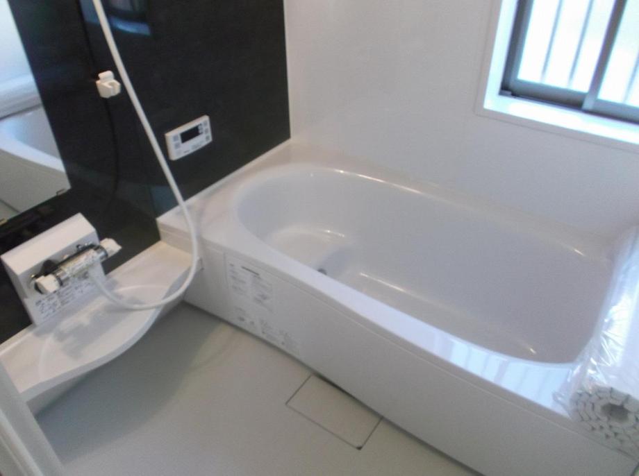 Bathroom. Indoor (10 May 2013) Shooting