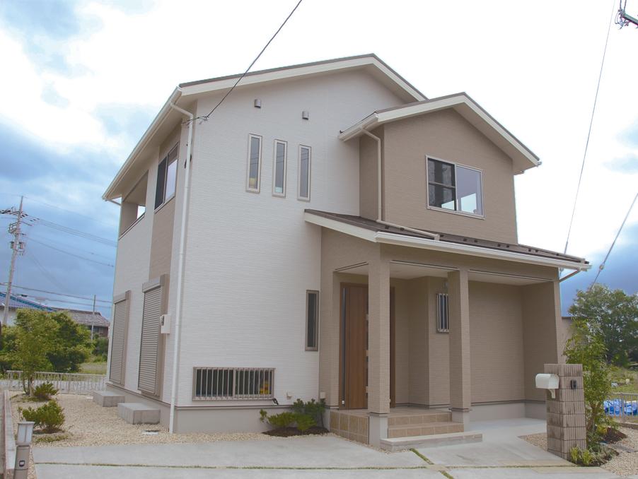 Local appearance photo. Paste divided the stylish appearance of the impression of natural outer wall tile. (No. 5 locations)