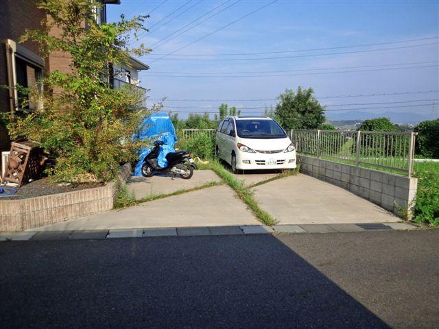 Parking lot. Three Allowed