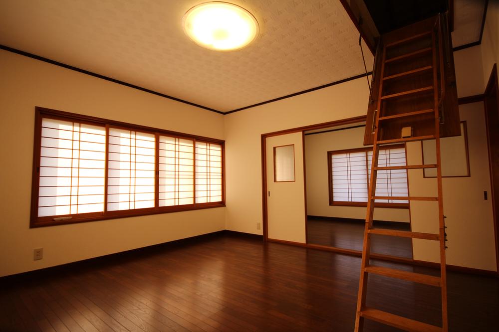 Other introspection. Second floor Western style room