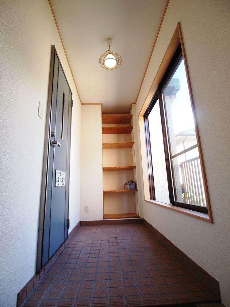 Entrance. Local (September 2013) Shooting