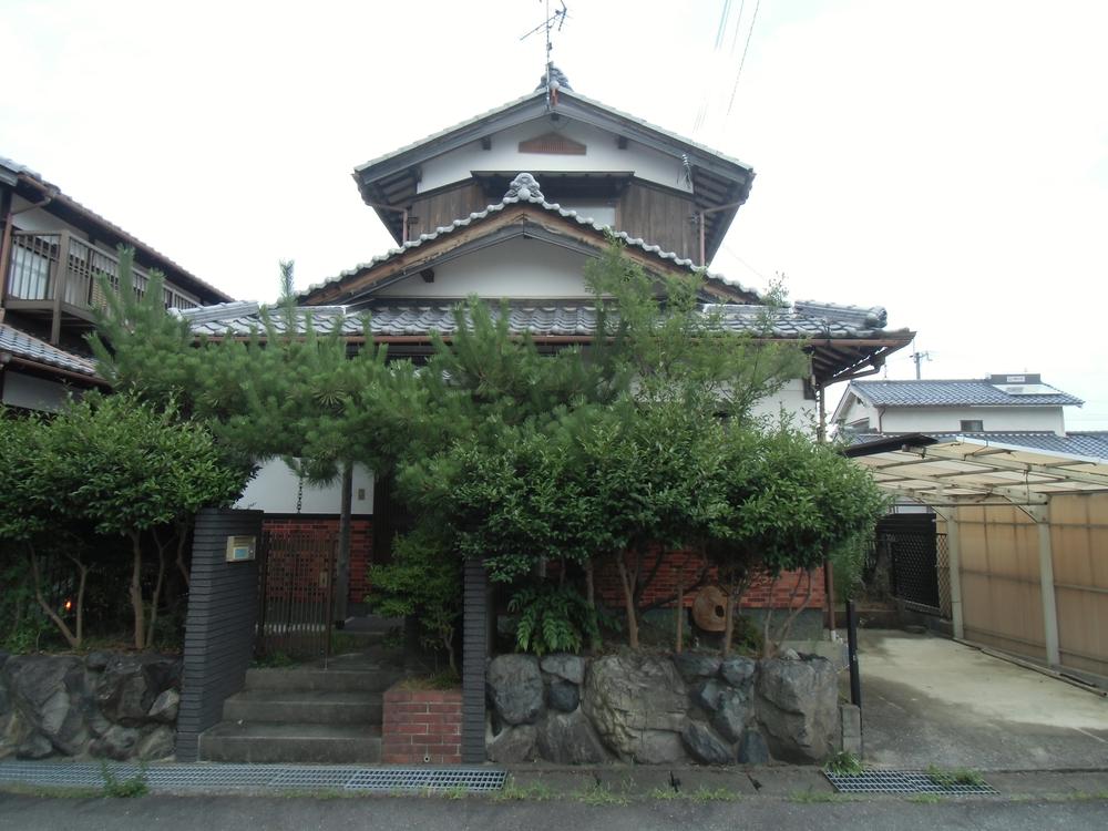 Local appearance photo