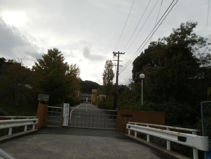Junior high school. 742m to the Hunan city of Tateishi part junior high school