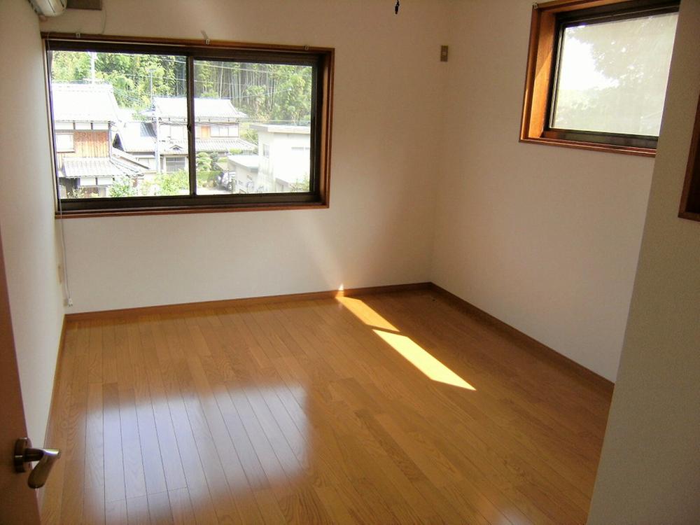 Non-living room. Indoor (July 2012) shooting