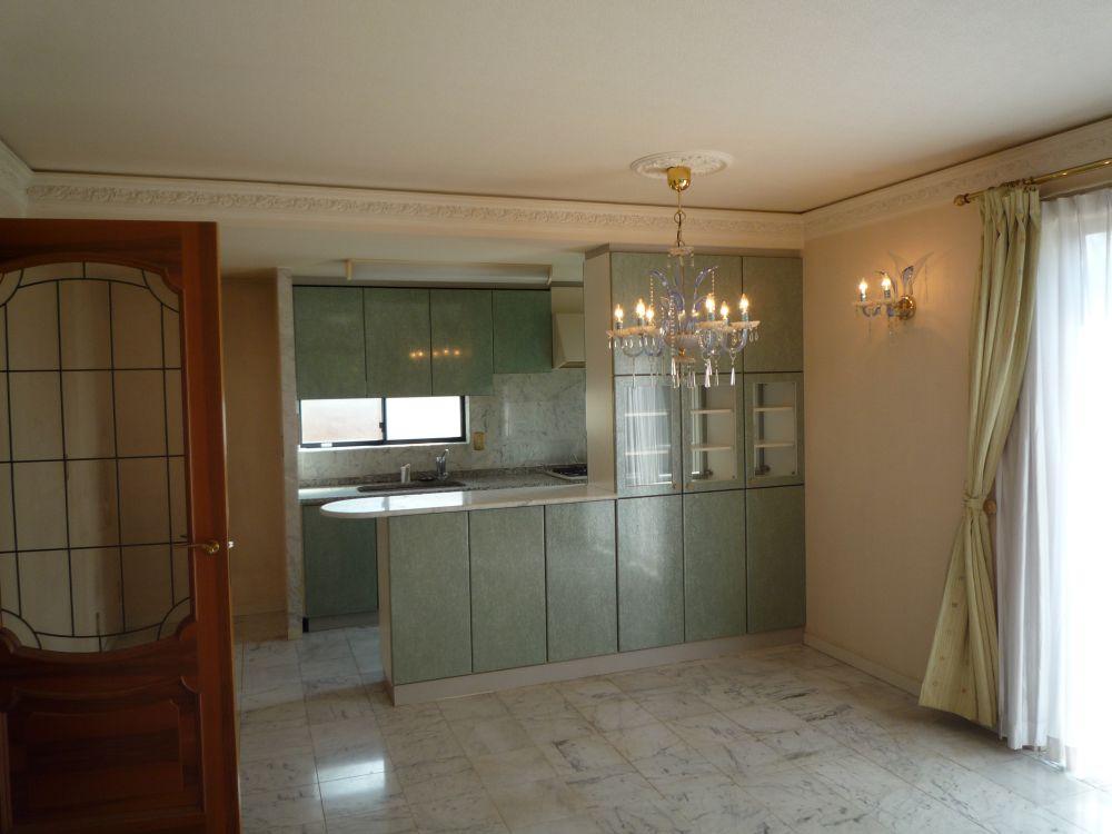 Living. how is it? ! It is amazing. Indoor (January 2012) shooting