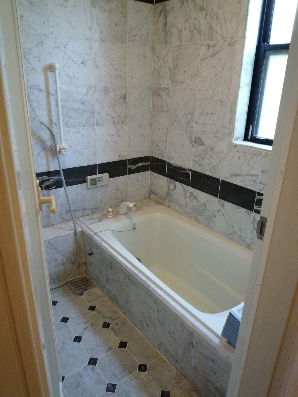 Bathroom. Please heal the fatigue of the day in this bath!