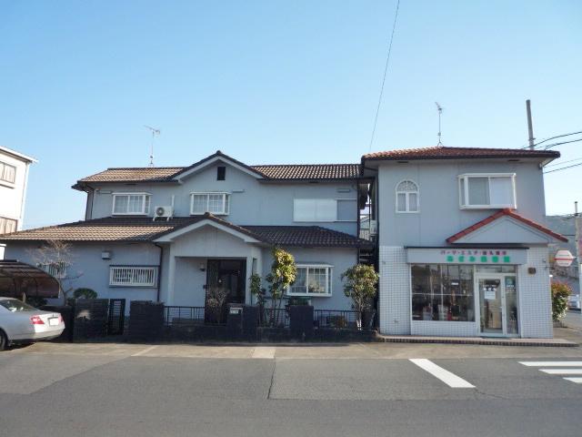 Local photos, including front road. Local (February 2013) Shooting