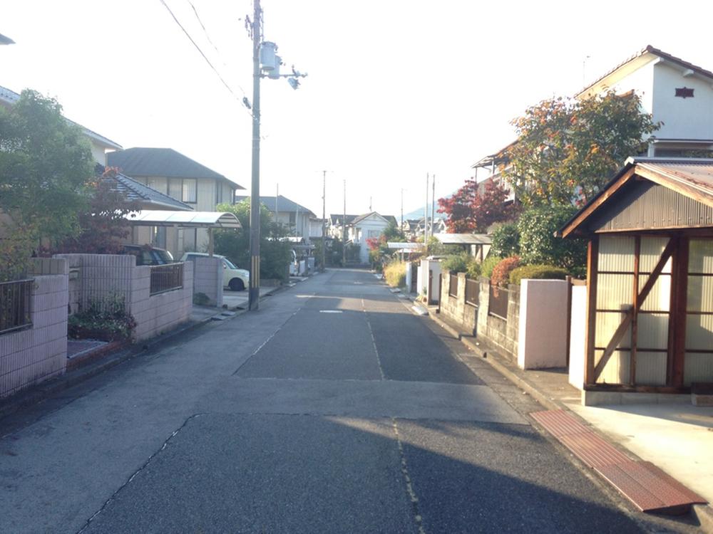 Local photos, including front road. Local (11 May 2013) Shooting