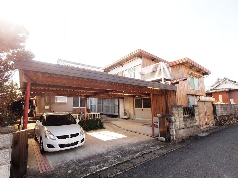 Local photos, including front road. Local (February 2013) Shooting