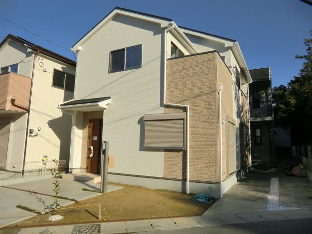 Local appearance photo. Local (11 May 2013) Shooting