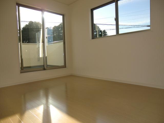 Non-living room. Indoor (11 May 2013) Shooting