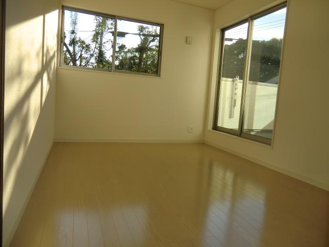 Non-living room. Indoor (11 May 2013) Shooting