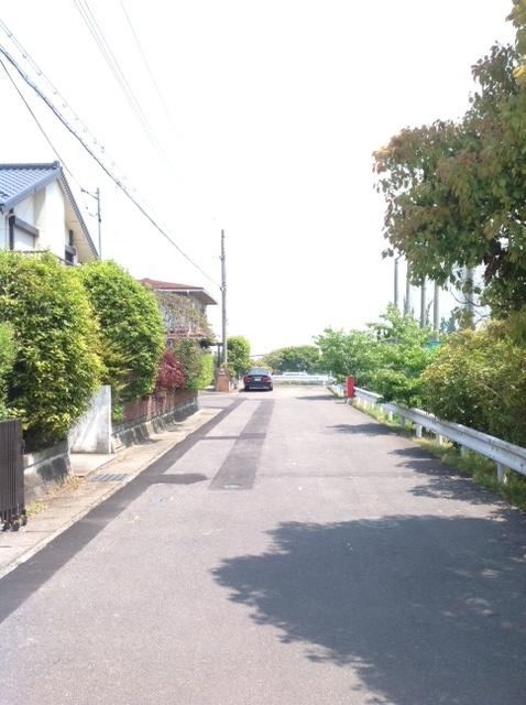 Local photos, including front road. Local (May 2013) Shooting