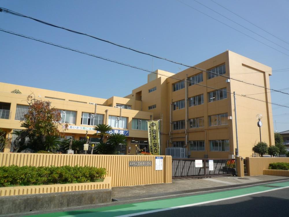 Primary school. Kasanui 230m to East Elementary School