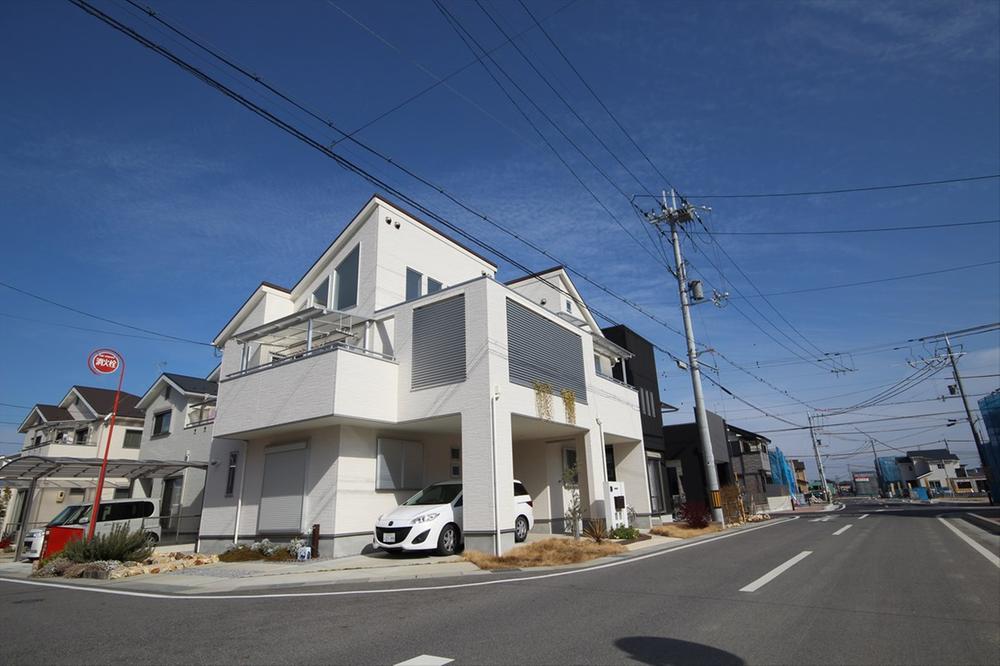 Sale already cityscape photo. Sale already the city average image photograph is our subdivision "Century Square Kusatsu blue background Township of Shizu "