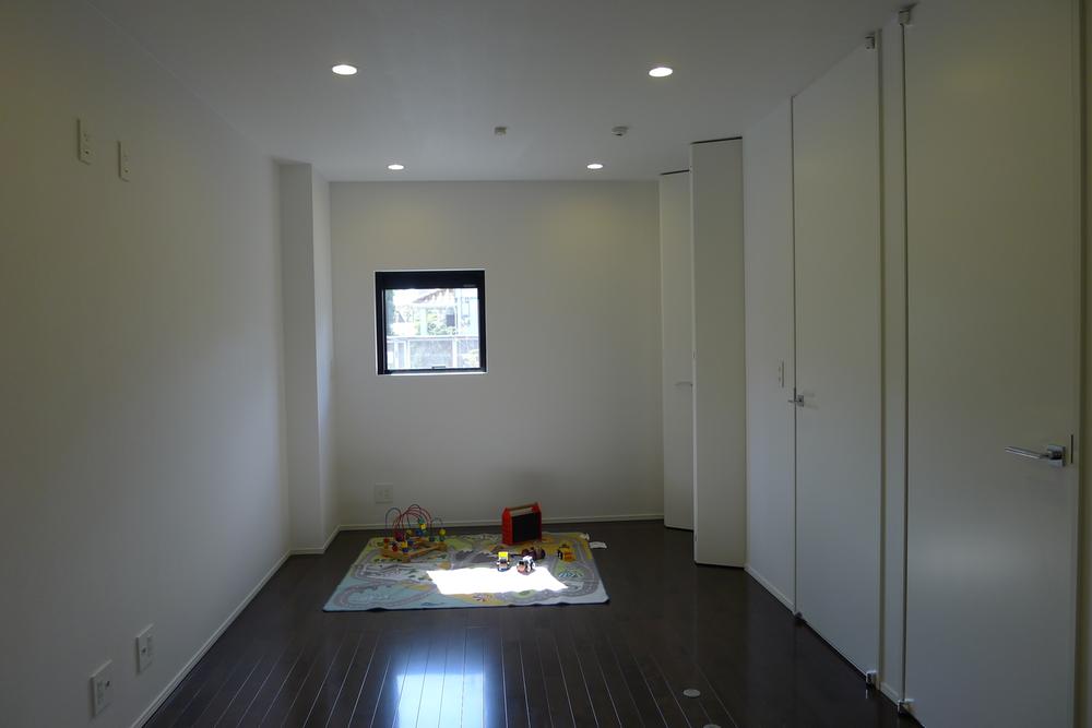 Non-living room. Indoor (10 May 2013) Shooting