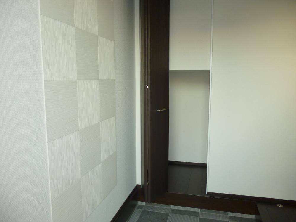 Entrance. Now using the popularity of eco-carat