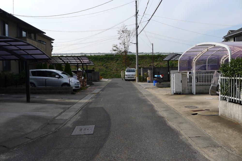 Local photos, including front road. Local (11 May 2013) Shooting