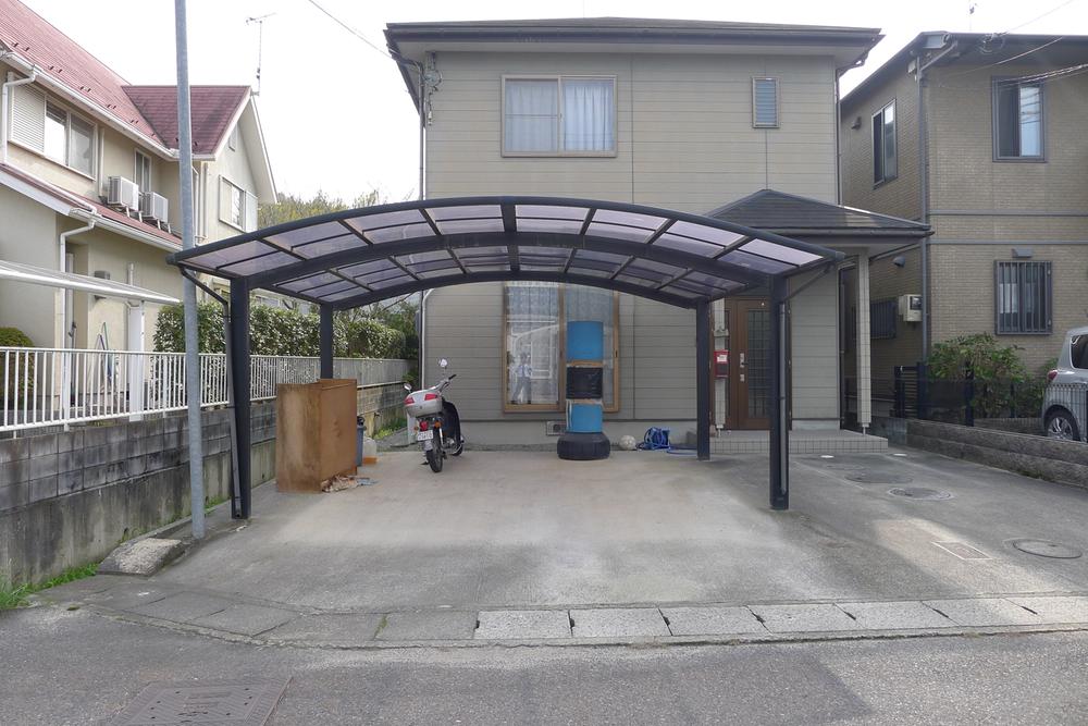 Parking lot. Local (11 May 2013) Shooting