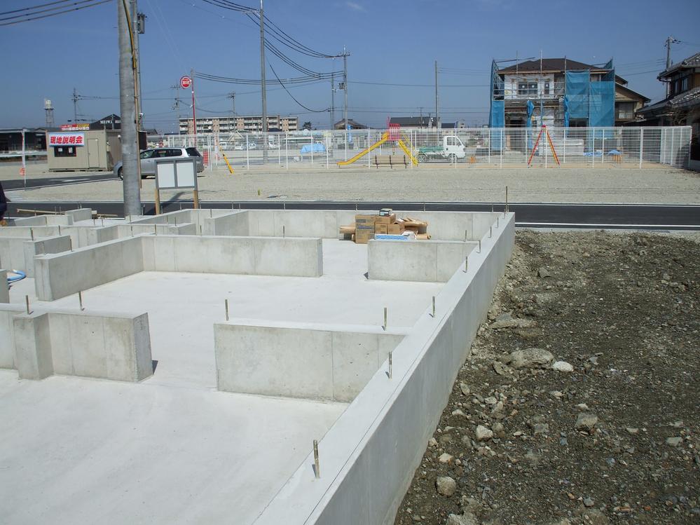 Local photos, including front road. Local (March 2013) Shooting